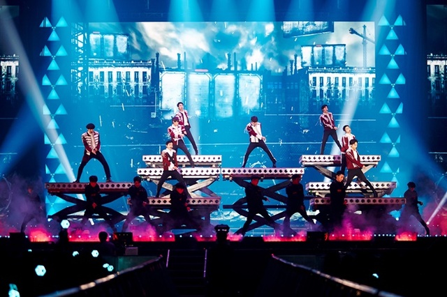 엑소 네 번째 콘서트 서울 앙코르 공연 이미지 1.jpg