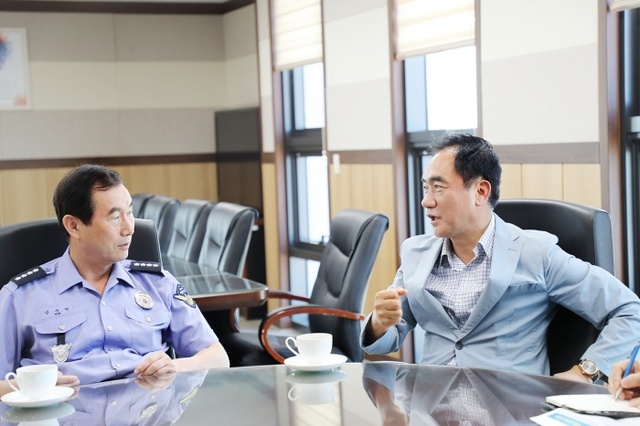 ▲ 정장선 평택시장, 평택항 관계기관 방문(평택해양경찰서)