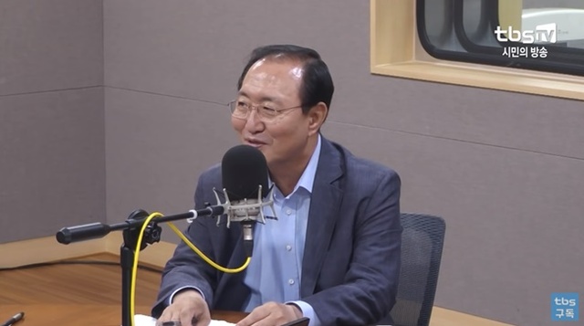 ▲ '김어준의 뉴스공장'에 출연한 노회찬 정의당 원내대표. tbs