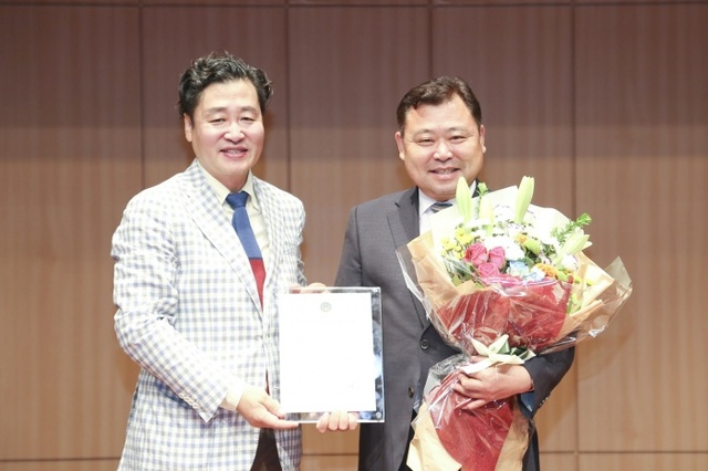 ▲ 시흥, 김태경의원 대상수상