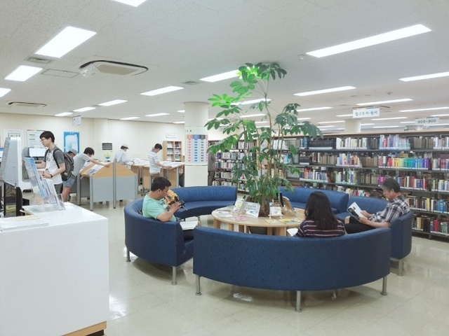 ▲ (포토)중앙도서관_무더위쉼터[1]
