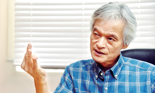 ▲ 송호근 서울대학교 석좌교수는 ‘황금삼각형’론을 제시하며 “노동시장 개혁 및 발전을 위해선 성장고용복지가 균형을 이뤄야 한다”고 설명했다.  전형민기자