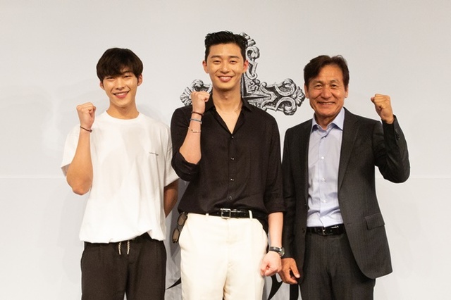 ▲ 왼쪽부터 우도환 박서준 안성기. 롯데엔터테인먼트