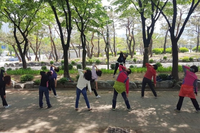 ▲ 4.중앙공원에서+운영되는+신체활동+프로그램