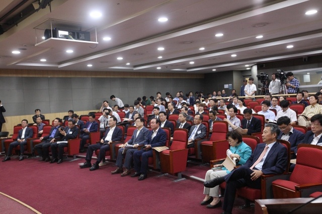 ▲ 사진 3. SOC투자와 일자리 그리고 지역경제 토론회 광경
