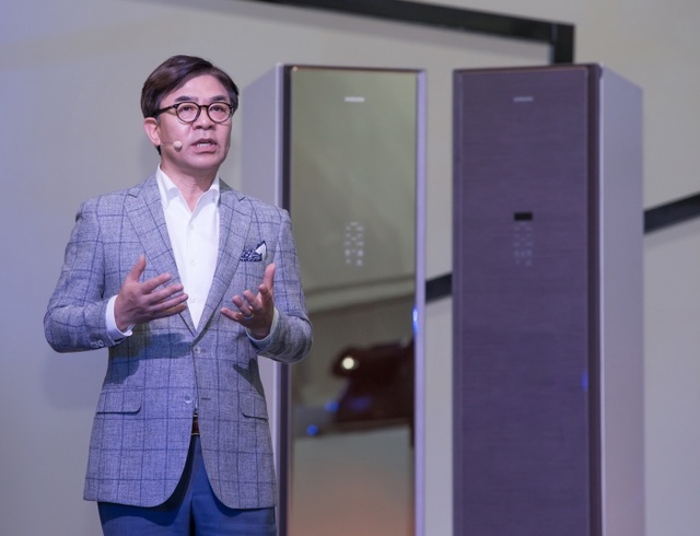 ▲ 삼성전자, 의류청정기 '에어드레서' (김현석 대표이사 사장) (4)