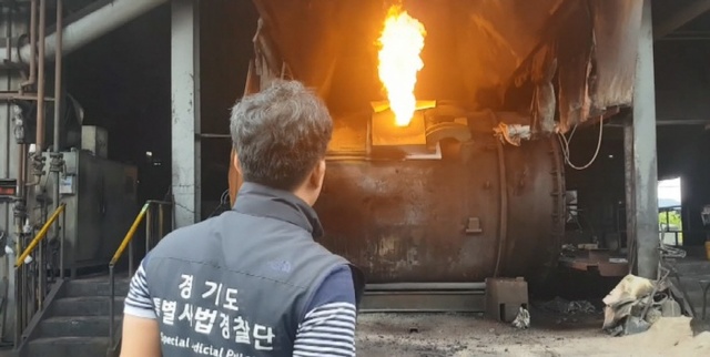 ▲ 자료사진－방지시설을 통과하지 않고 대기중으로 오염물질 배출