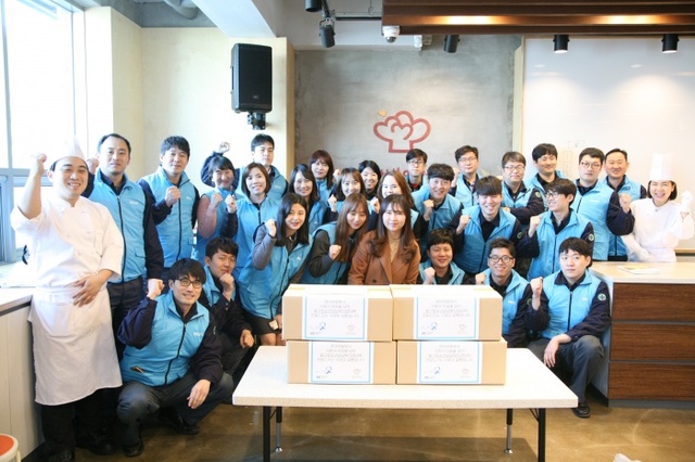 ▲ 현대제철 인천공장 디딤쇠 봉사단. 사진=현대제철 인천공장 제공