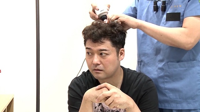 ▲ 탈모의 심각성을 느끼고 병원을 방문한 방송인 전현무. MBC
