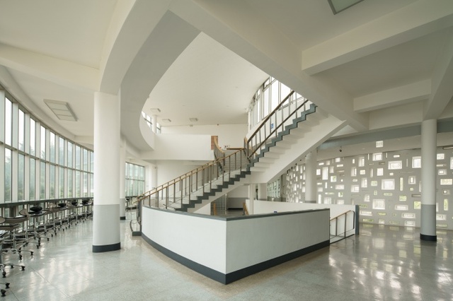 ▲ 부산대학교 본관 (현 부산대학교 인문관), 1956년 설계, 사진： 김익현, 2018
