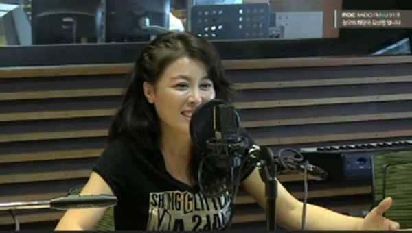 ▲ '정오의 희망곡 김신영입니다'에 홍지민이 게스트로 출연했다. 방송 캡처