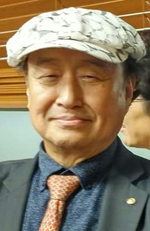 ▲ 서울 출생, 경희대대학원 국문학과 수료,  신인작품상 당선, 중3때 낸 첫시집 를 비롯   등 12권, 현재 한국문인협회 시분과 회장, 국제PEN한국본부 자문위원