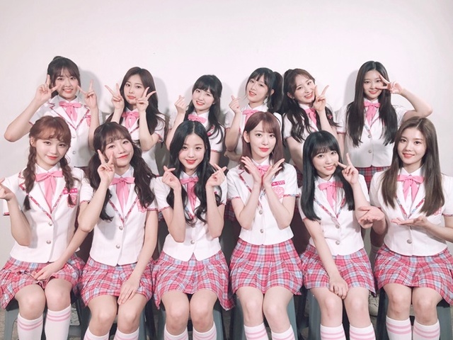 ▲ '프로듀스48' 아이즈원 완전체 단체사진. 공식 SNS