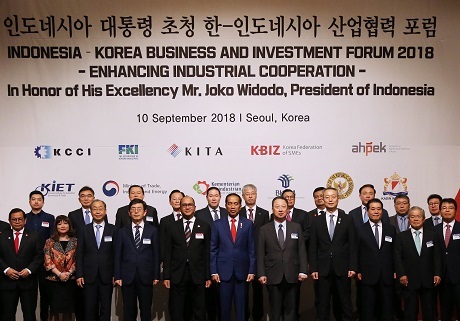 ▲ 대한상공회의소(회장 박용만)를 비롯한 경제5단체는 10일 소공동 롯데호텔에서 국빈 방한한 조코 위도도 인도네시아 대통령을 초청해 ‘한-인도네시아 산업협력 포럼’을 공동 개최했다. 사진/대한상공회의소