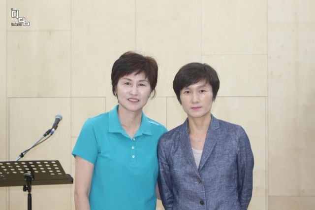 ▲ 양영자 대한체육회 꿈나무감독(왼쪽)과 현정화 한국마사회 탁구단 감독.