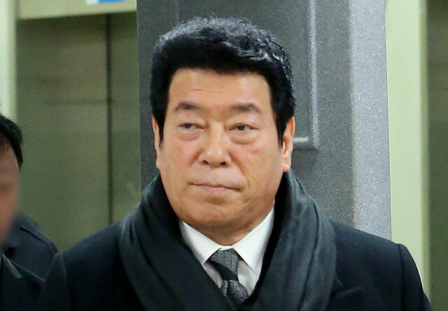 ▲ 억대 사기 혐의로 기소된 가수 혜은이씨 남편 배우 김동현(본명 김호성)씨가 1심에서 실형을 선고받았다. 연합뉴스