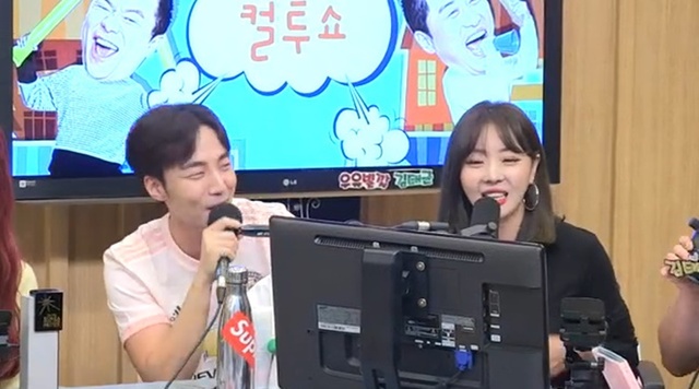 ▲ '컬투쇼'에 출연한 로이킴이 복근 운동 중이라고 밝혔다. 방송 캡처