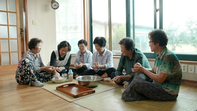 ▲ '한국인의 밥상' 강릉 판교리 공식 동네 며느리, 연남씨의 마을 시어머니들을 위한 사랑방 밥상. KBS 1TV