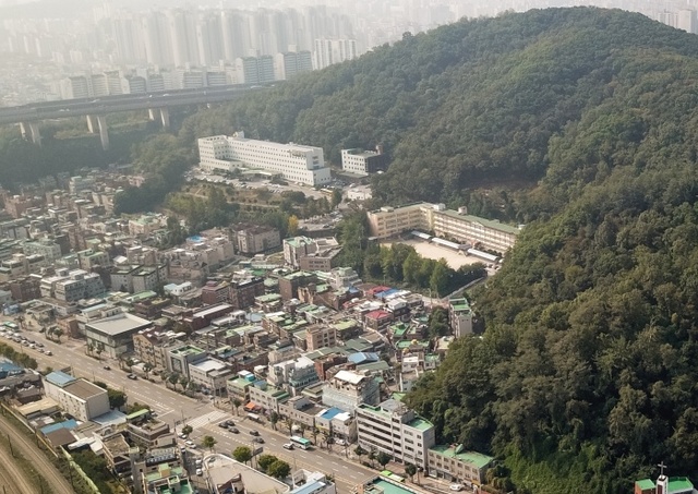 ▲ 명학마을 전경