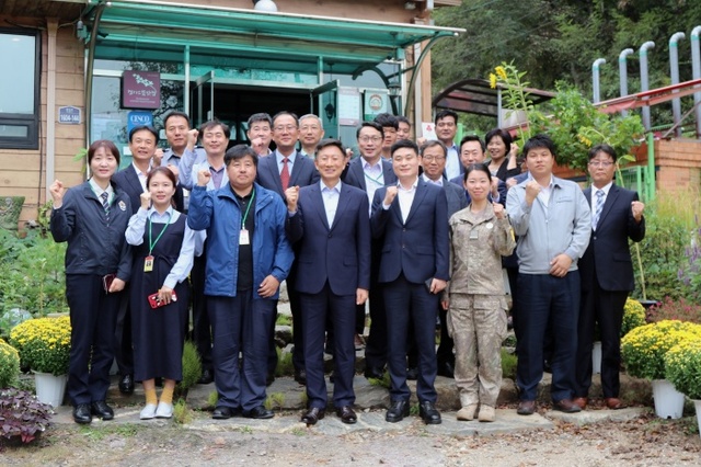 ▲ 지난달 28일 김기출 경기북부경찰청장은 파주시 경의선 남북출입사무소 현장 근무자들을 격려했다. 경기북부경찰청 제공