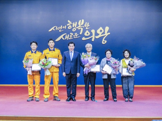 ▲ 유기동물_구조_유공_표창(좌측부터_이원영,_문석선,_김상돈 시장)