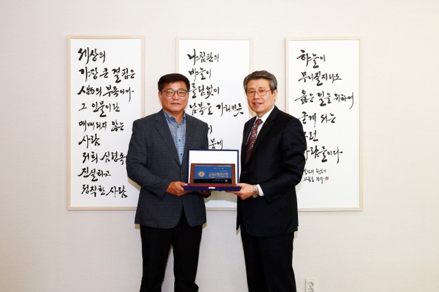 ▲ [사진] 왼쪽부터 지지케이 이강석 사장, 삼육대 김성익 총장