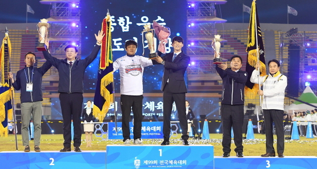 크기변환_제99회 전국체육대회 폐막식_2차 조 181018 (5).jpg