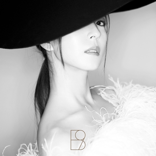 ▲ 보아 정규 9집 'WOMAN' 커버 이미지. SM엔터테인먼트