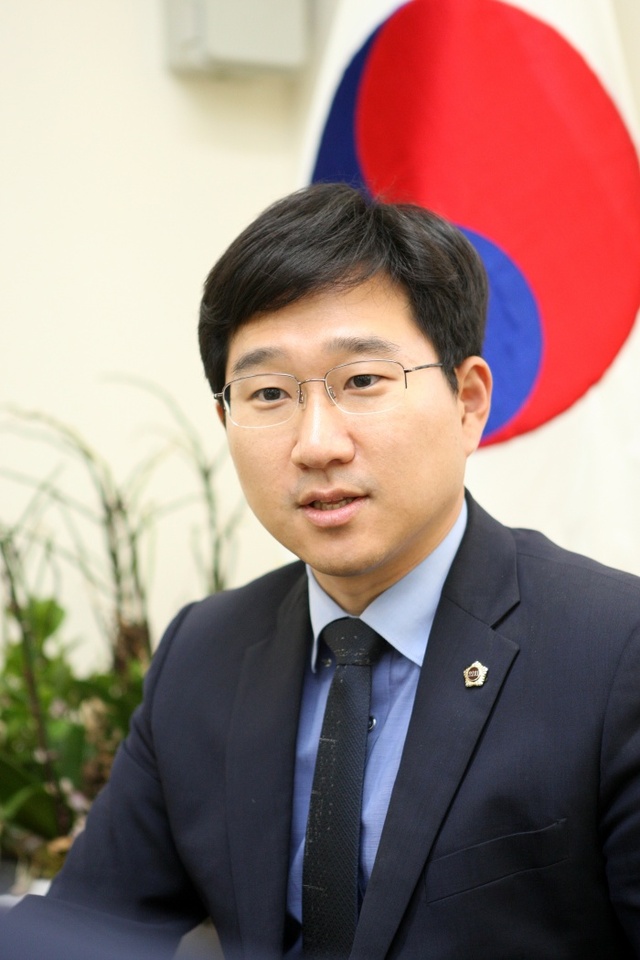 ▲ 2018.10.19.도시환경위원회 권락용 부위원장 인터뷰(경기일보) (37)