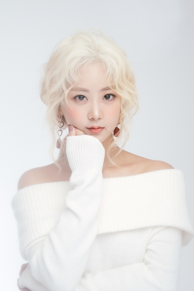 ▲ 트로트 가수로 새 출발하는 강혜연이 타이틀곡 '왔다야'로 신고식을 치른다. 스타이엔티