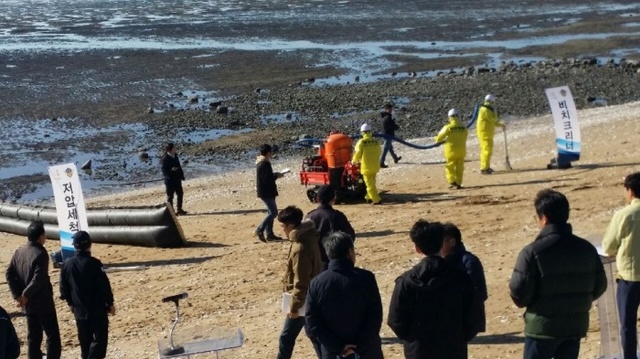 ▲ 화성시, 대규모 해양오염사고 대비 해안방재 합동훈련실시