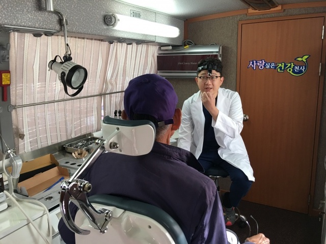 ▲ 건보 경인본부, 한림대동탄성심병원과 함께 상록구노인복지관서 의료 봉사 1