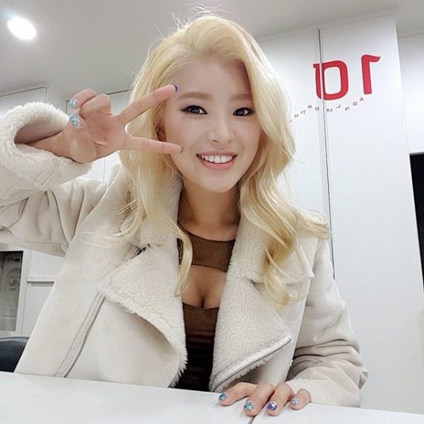 ▲ DJ DOC 정재용의 예비신부 선아에 대한 관심이 뜨겁다. 선아 인스타그램