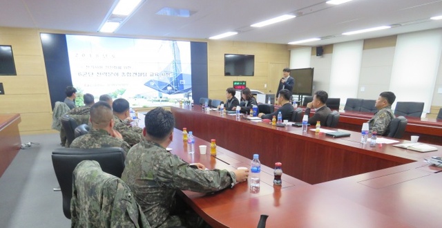 ▲ 한전 경기북부본부는 지난 8일 육군 제6군단을 대상으로 '전기사용 종합컨설팅 교육'을 진행했다. 한전 경기북부지역본부 제공