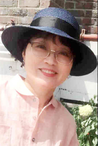▲ 경북 안동 출생. 시인, 서예가, 도서출판 글결 운영, (주)아트잔 이사