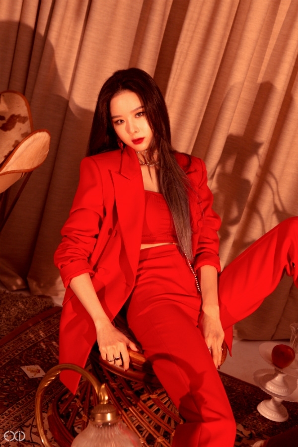 걸그룹 EXID 멤버 솔지 티저 이미지.  바나나컬쳐엔터테인먼트