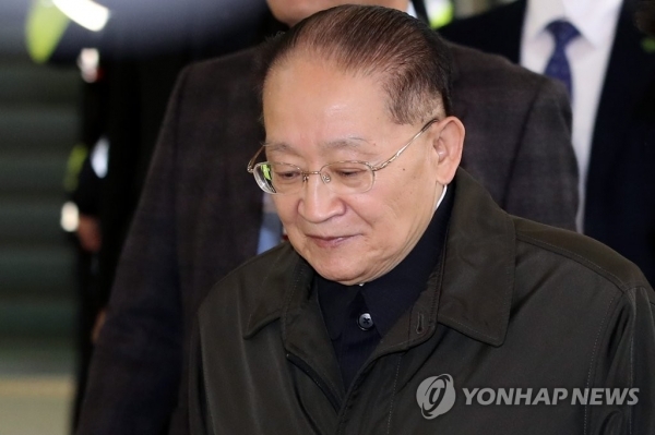 리종혁 조선아시아태평양평화위원회 부위원장이 '아시아·태평양 평화번영을 위한 국제대회' 일정을 마치고 17일 오전 서울 강서구 김포국제공항을 통해 출국하고 있다.