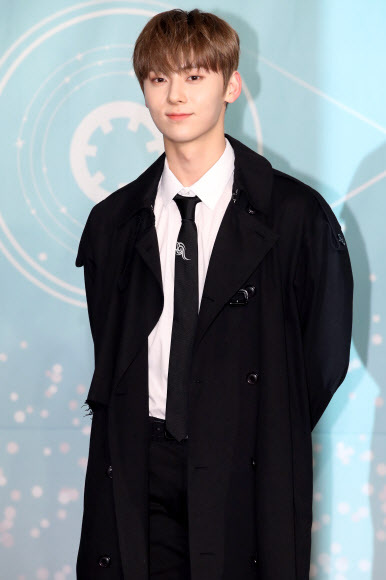 워너원(강다니엘 박지훈 이대휘 김재환 옹성우 박우진 라이관린 윤지성 황민현 배진영 하성운)이 정규 1집 '1¹¹=1 (POWER OF DESTINY)' 타이틀곡 '봄바람'에 대해 언급했다. 연합뉴스
