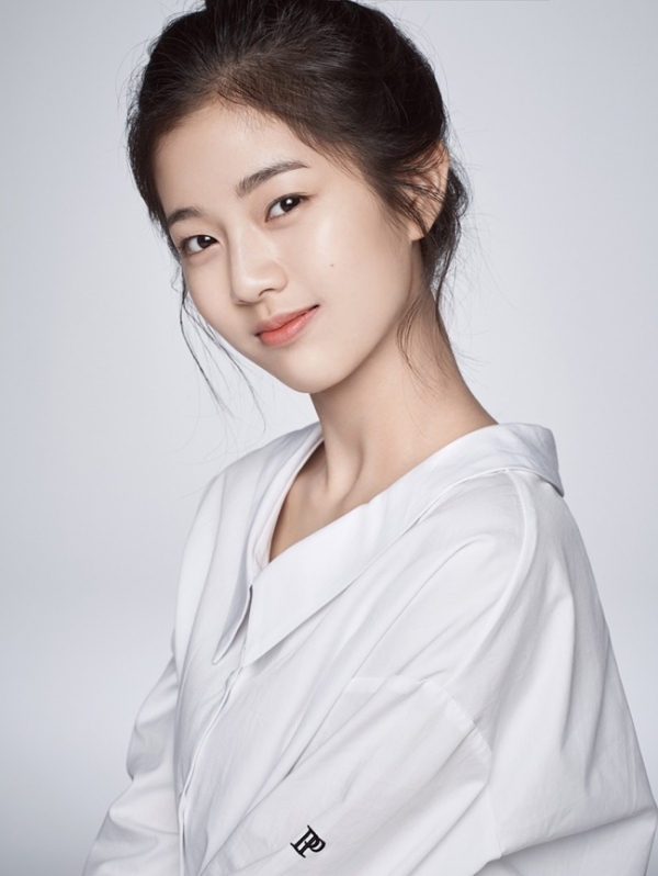배우 신은수. JYP엔터테인먼트