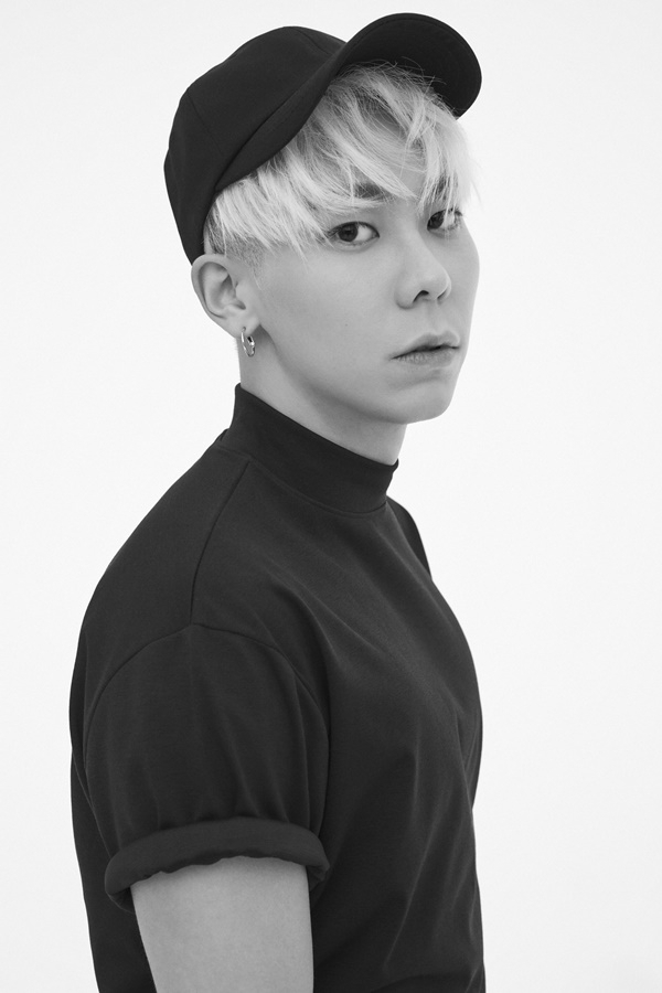 래퍼 로꼬(본명 권혁우·29)가 내년 2월 7일 의무경찰로 입대한다. AMOG
