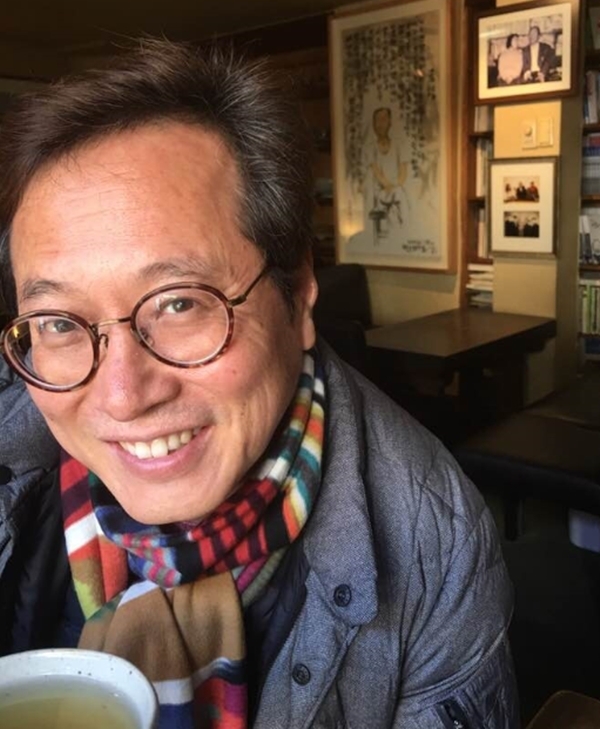 맛 칼럼니스트 황교익이 백종원 식당에 걸린 자신의 사인을 언급했다. 황교익 페이스북