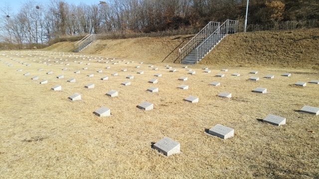 ▲ 파주시 적성면 북한군 묘지시설 모습