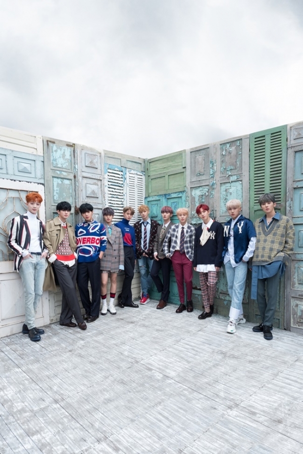 그룹 워너원. 스윙엔터테인먼트
