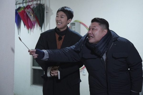 '한끼줍쇼'에 출연한 홍진경이 사랑꾼 강호동에게 배신감을 토로했다. JTBC