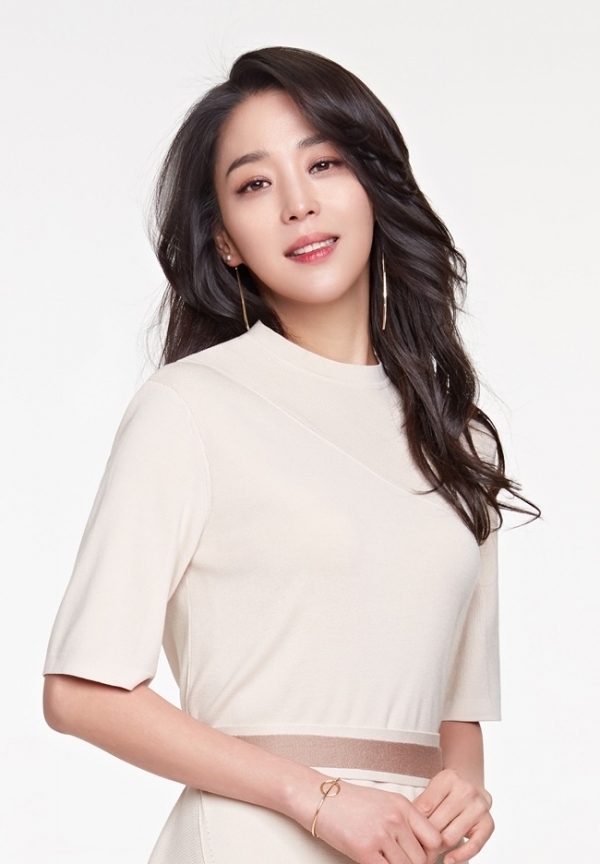배우 한고은. 마다엔터테인먼트