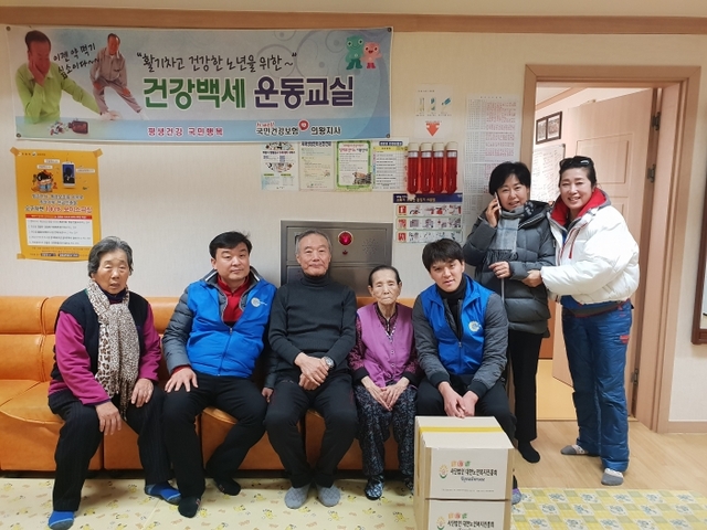 유하비 회장(맨 오른쪽)