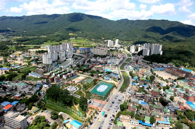 ▲ 포천체육공원 및 왕방산