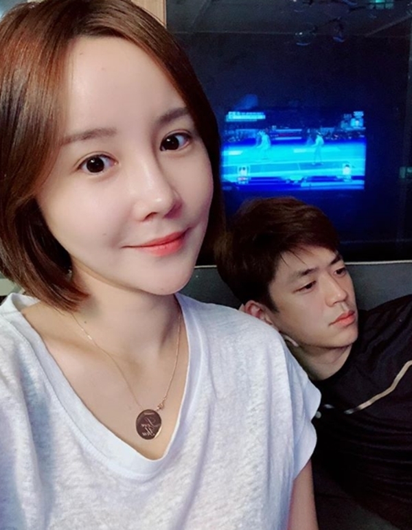 배우 변수미(왼쪽) 배드민턴 선수 이용대가 이혼한다. 변수미 인스타그램