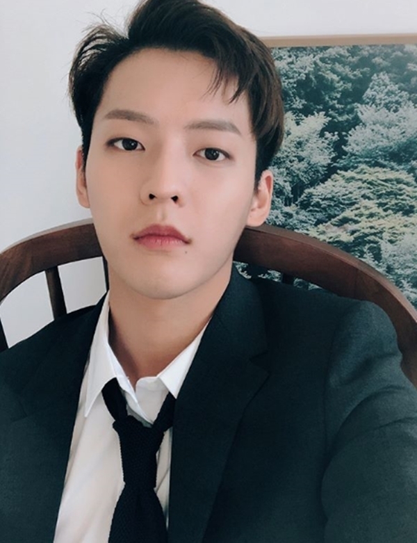 그룹 비투비 멤버 민혁. 인스타그램