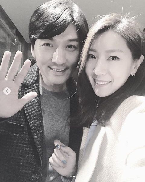 배우 이필모(왼쪽)와 서수연. 서수연 인스타그램